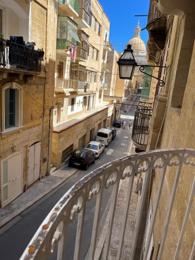 Traditional Townhouse In The Hearth Of Valletta Vila Exterior foto
